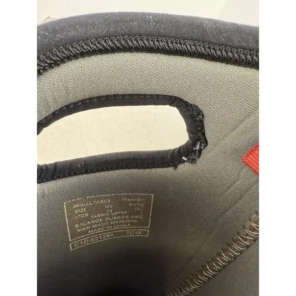 Kidz Bogg Boots Black Red Kids Size 13 Skulls Classic Slip On - Picture 7 of 10